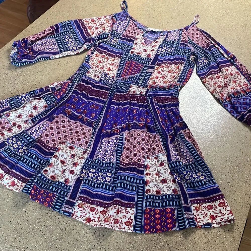 American Eagle Outfitters Boho Cold Shoulder Quilted Pattern Floral Dress sz M